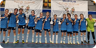 Adana’nın Gururu Yıldırım Bayazıt ortaokulu kız futsal takımı Yarı Finalde