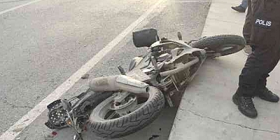 Alkollü sürücü motosiklete çarptı: 1 kişi hayatını kaybetti