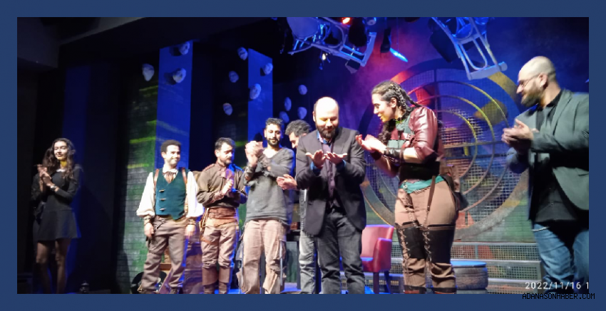 Adana Devlet Tiyatrosu’nda Günümüze ışık tutan bir oyun