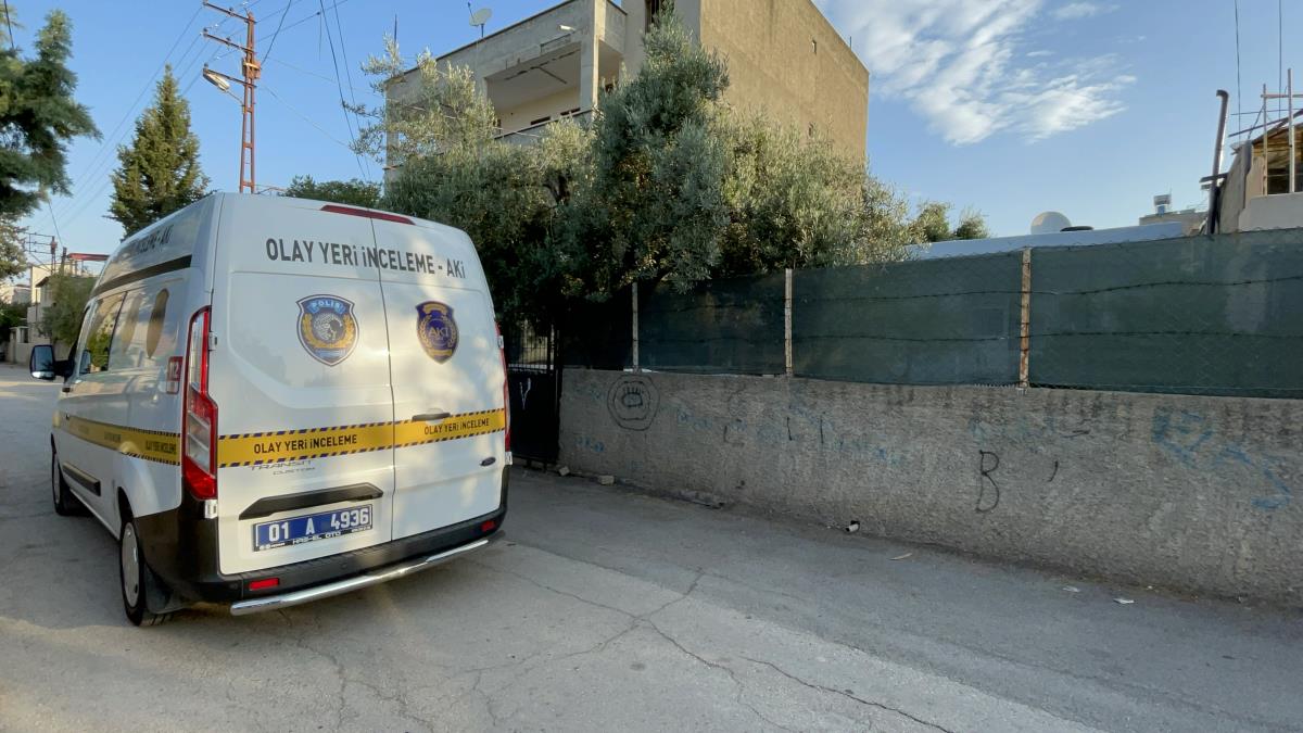 Adana'da karısı tarafından darp edilip bıçaklanan kişi hastaneye kaldırıldı