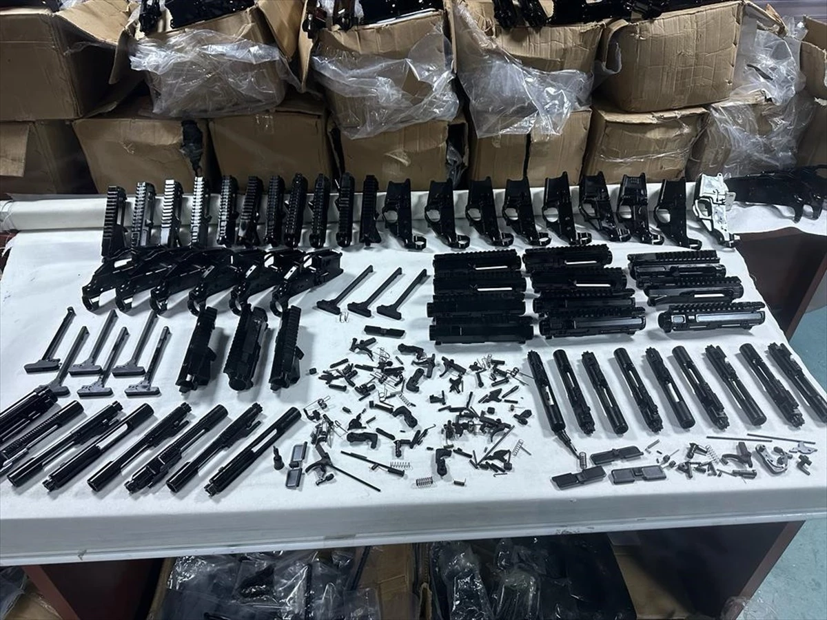 Adana'da tırda silah parçaları ele geçirildi