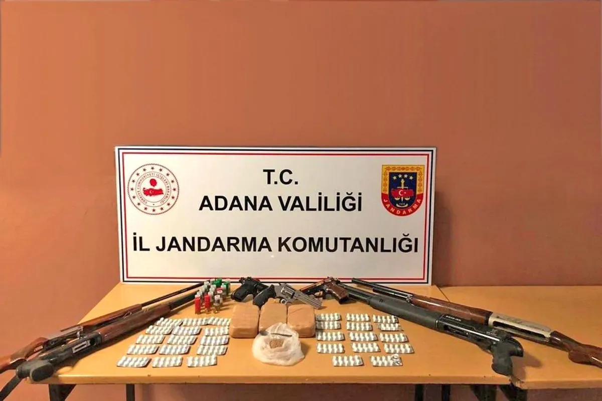 Adana'da uyuşturucu operasyonu: 5 gözaltı 