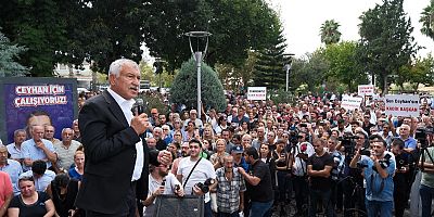 CHP Adana İl Başkanlığı Ceyhan Belediyesi önünde basın açıklaması yaptı