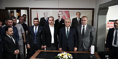 MHP Seyhan’da bayrak değişimi