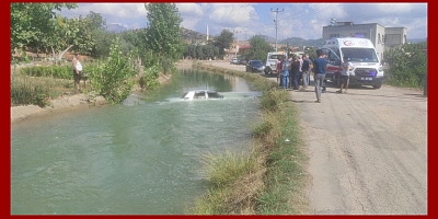 Sulama kanalına düşen otomobili kurtarmak için Vatandaşlar seferber oldu